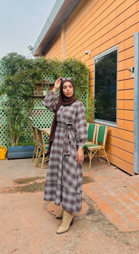 فستان كاروهات بني