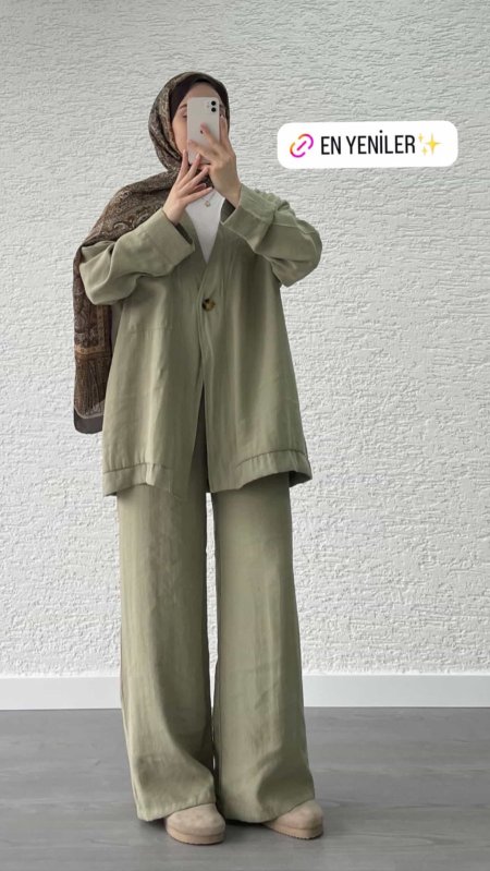 طقم فستقي صيفي