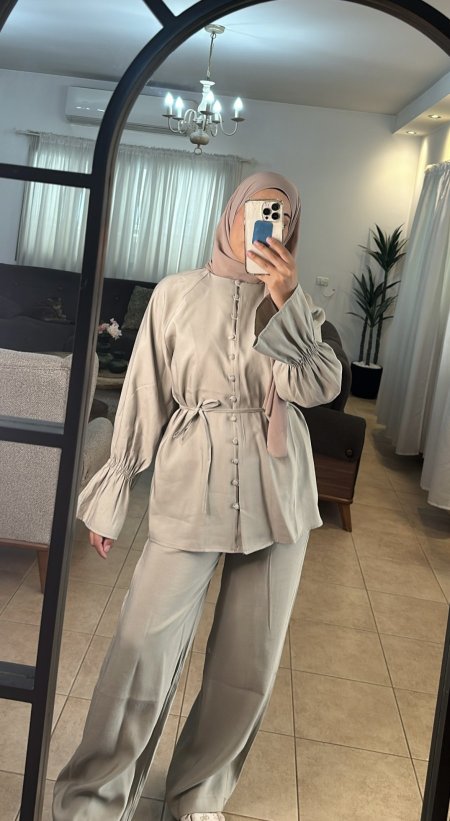 طقم فستقي فاتح