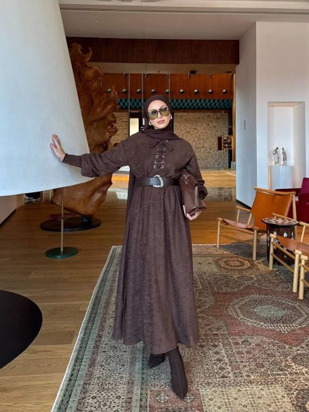 فستان مخمل بني